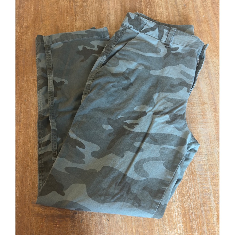 Gap Girlfriend Chino Pants Womens 8 Green Camo Camouflage Mid Rise Tapered Leg